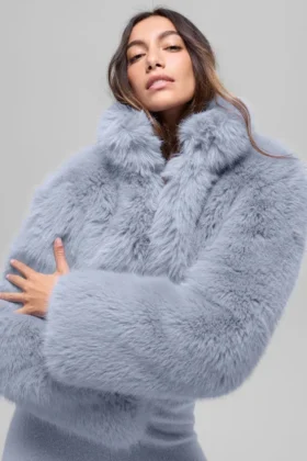 Opulente, kurze Kunstfelljacke – Winterfrost