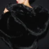 Opulente Statement-Jacke aus Kunstfell – Schwarz