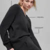 Oversized-Pullover „New Class“ aus Wolle und Kaschmir mit V-Ausschnitt – Schwarz