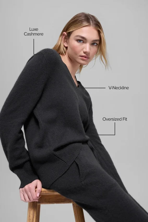 Oversized-Pullover „New Class“ aus Wolle und Kaschmir mit V-Ausschnitt – Schwarz