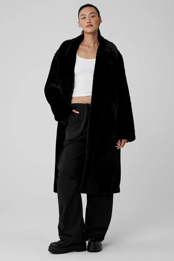 Oversized-Trenchcoat aus Kunstfell – Schwarz