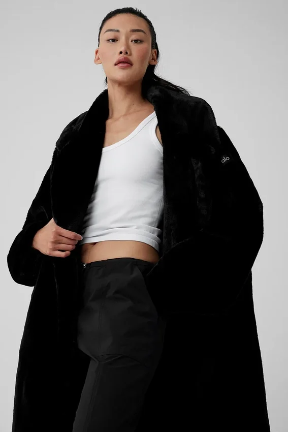 Oversized-Trenchcoat aus Kunstfell – Schwarz