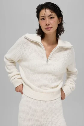 Pullover aus Kaschmir-Plüsch mit Waffelmuster und 1/4-Reißverschluss – Elfenbein