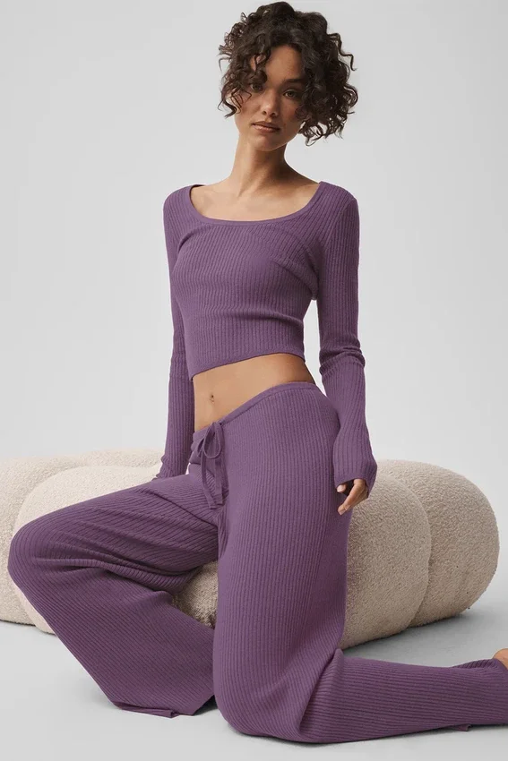 Pullover-Hose mit mittlerer Leibhöhe und weitem Bein – Plum Kiss