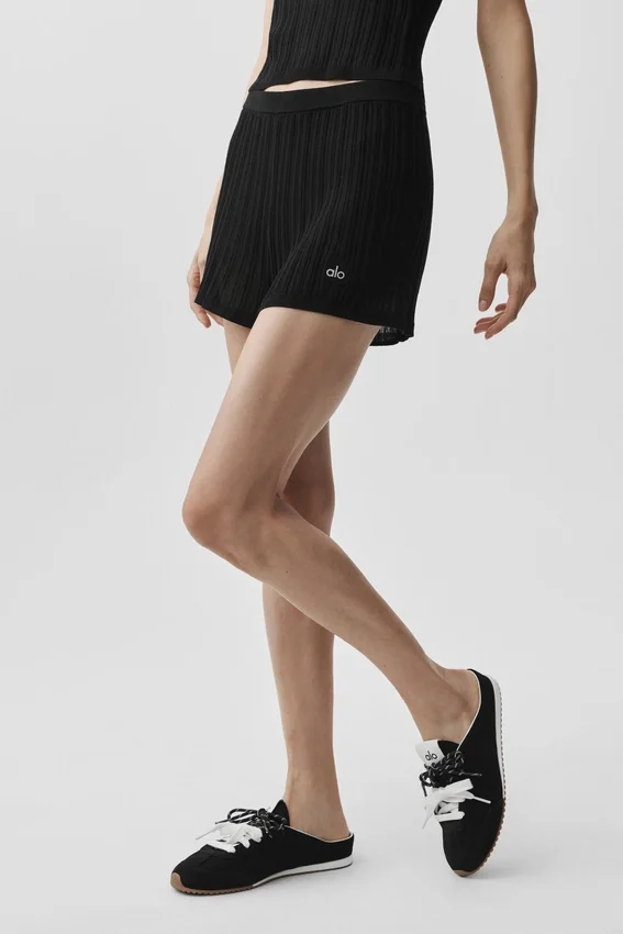 Pullover-Shorts „Sunlit“ mit High-Waist – Schwarz