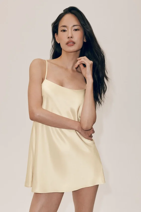 „Radiance“-Kleid aus Seidenmischung – Sandy Beige
