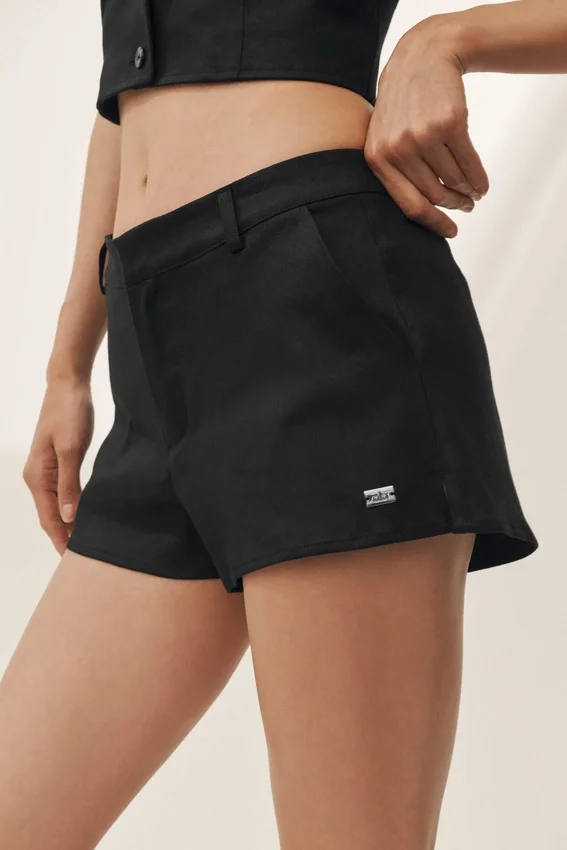 Riviera-Shorts aus Leinenmischung mit niedriger Leibhöhe – Schwarz