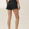 Riviera-Shorts aus Leinenmischung mit niedriger Leibhöhe – Schwarz