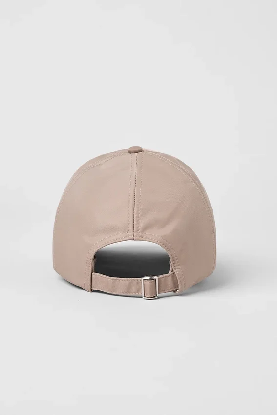 Satin-Freizeit-Cap – Taupe Satin