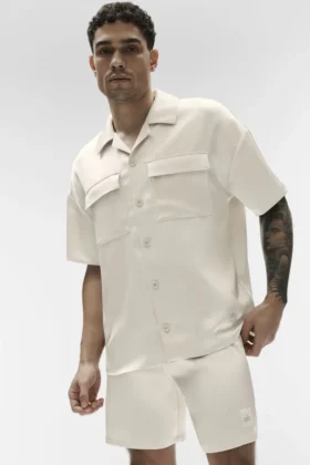 Satin Horizon Kurzarmshirt – Bone
