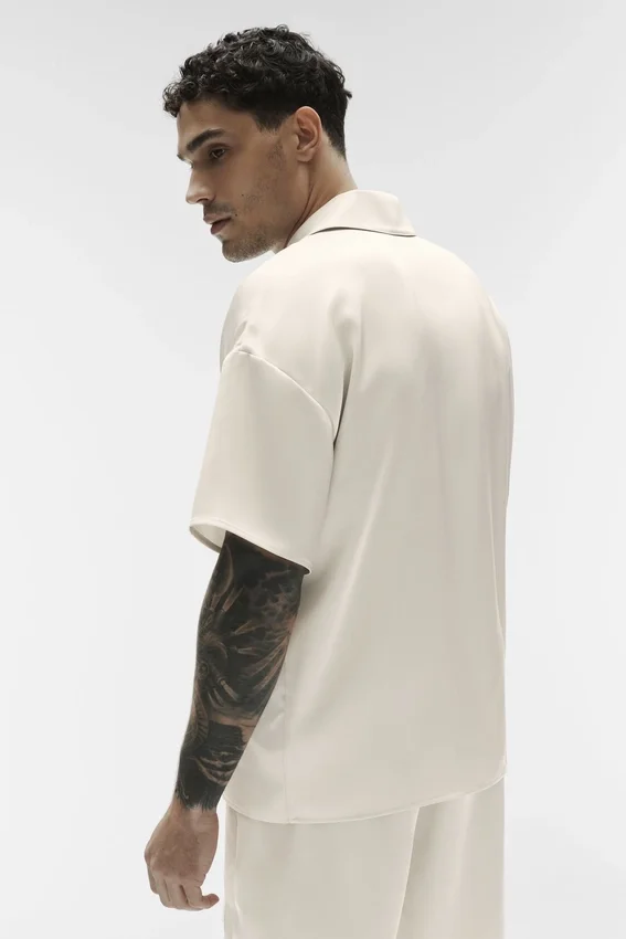 Satin Horizon Kurzarmshirt – Bone