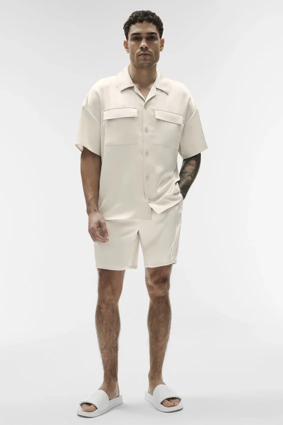 Satin Horizon Kurzarmshirt – Bone