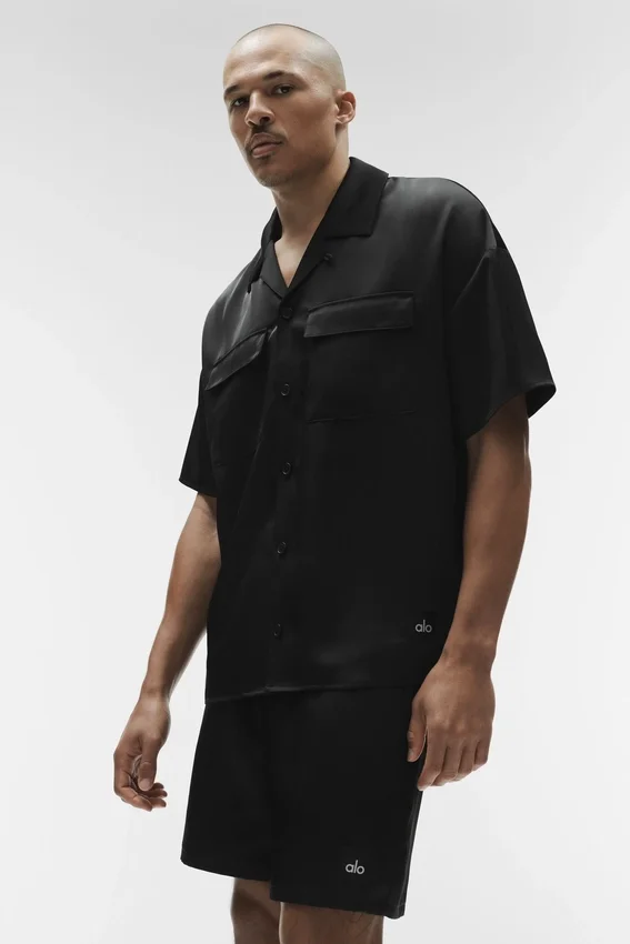 Satin Horizon Kurzarmshirt – Schwarz