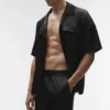Satin Horizon Kurzarmshirt – Schwarz
