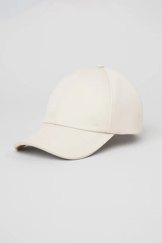 Satin-Off-Duty-Cap – Creme