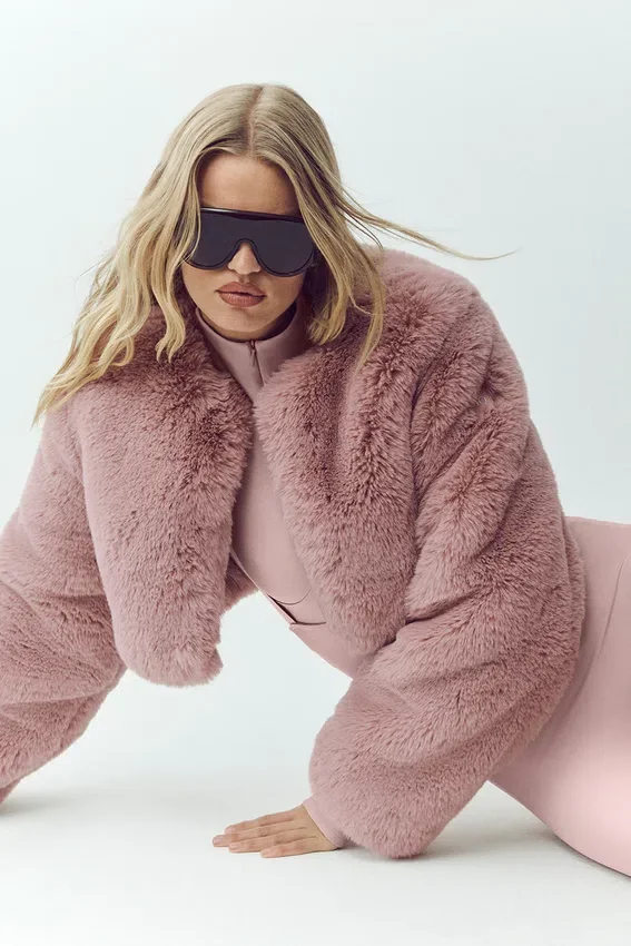 Schicke, kurze Jacke aus Kunstfell – Pink Champagne