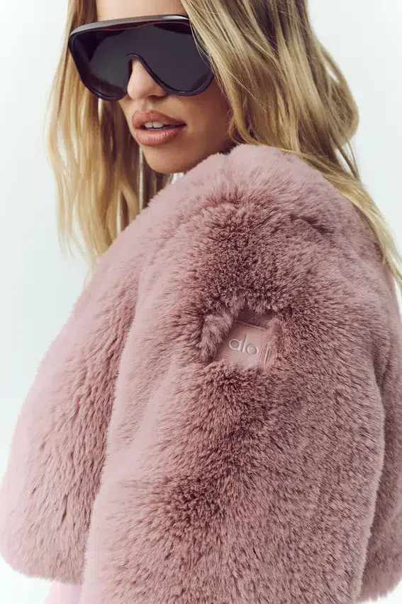 Schicke, kurze Jacke aus Kunstfell – Pink Champagne