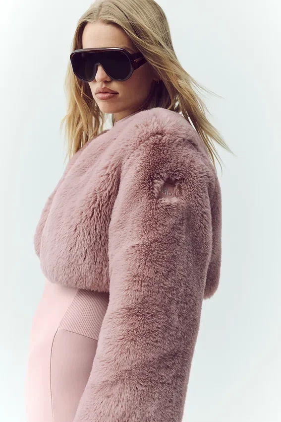 Schicke, kurze Jacke aus Kunstfell – Pink Champagne