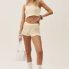 Seiden-Kaschmir-Shorts „Heatwave“ mit mittlerer Leibhöhe – Sandy Beige