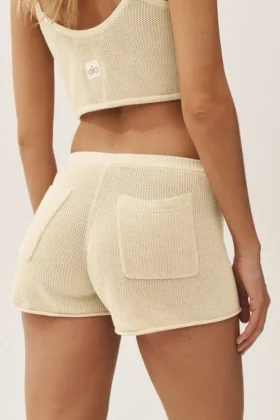 Seiden-Kaschmir-Shorts „Heatwave“ mit mittlerer Leibhöhe – Sandy Beige