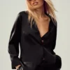 Seidenbluse „Luminous“ mit Knopfleiste – Schwarz
