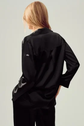 Seidenbluse „Luminous“ mit Knopfleiste – Schwarz