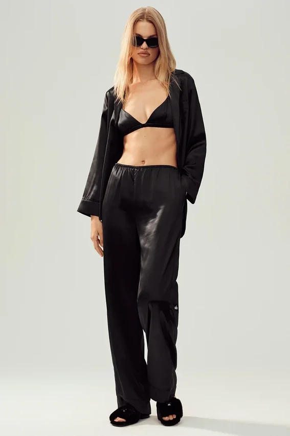 Seidenhose „Luminous“ (Regular) – Schwarz