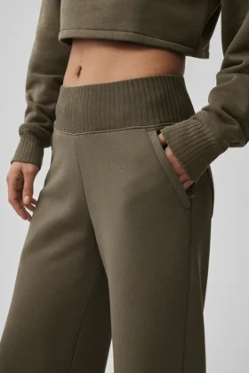 Serenity Jogginghose mit weitem Bein – Olive Tree