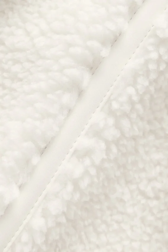 Sherpa-Jacke mit schrägem Saum – Elfenbein
