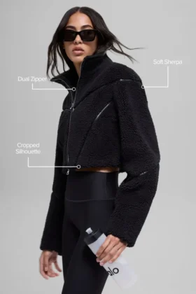 Sherpa-Jacke mit seitlichem Schlitz – Schwarz