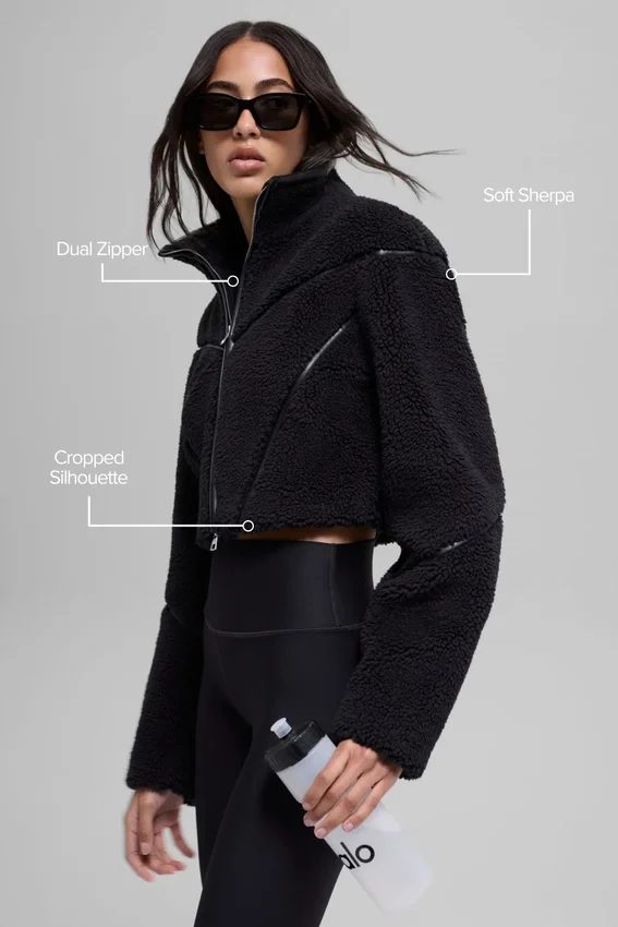 Sherpa-Jacke mit seitlichem Schlitz – Schwarz
