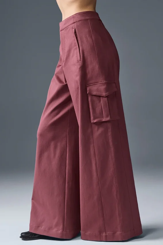 Show off Cargo-Hose mit weitem Bein (lang) – Burgundy Truffle