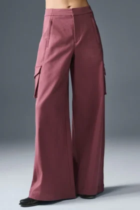 Show off Cargo-Hose mit weitem Bein (Regular) – Burgundy Truffle