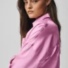 „Silk Luminous“ kurzes Langarmshirt mit Knopfleiste – Candy Heart Pink