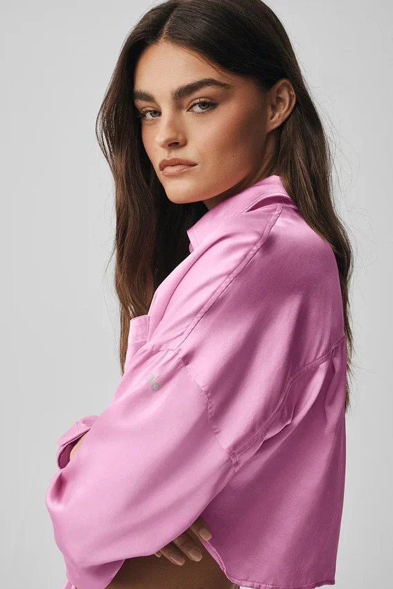 „Silk Luminous“ kurzes Langarmshirt mit Knopfleiste – Candy Heart Pink
