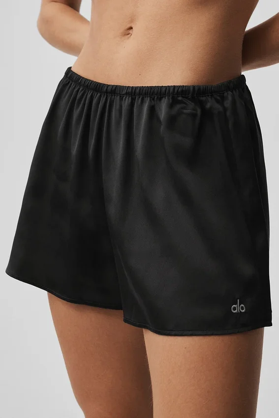 Silk Luminous Shorts – Schwarz