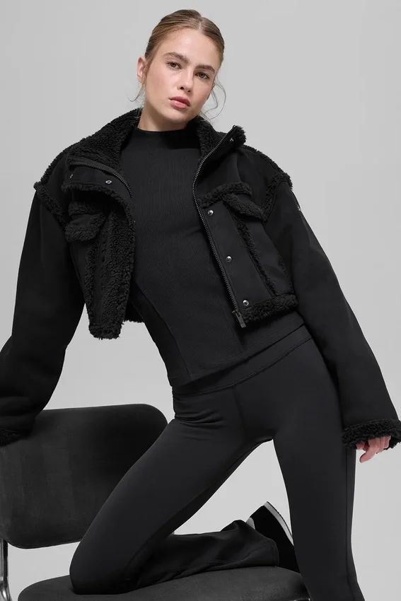 „Snowfall“-Kurzjacke aus Kunstlammfell – Schwarz
