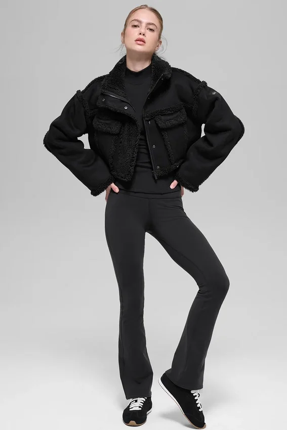 „Snowfall“-Kurzjacke aus Kunstlammfell – Schwarz