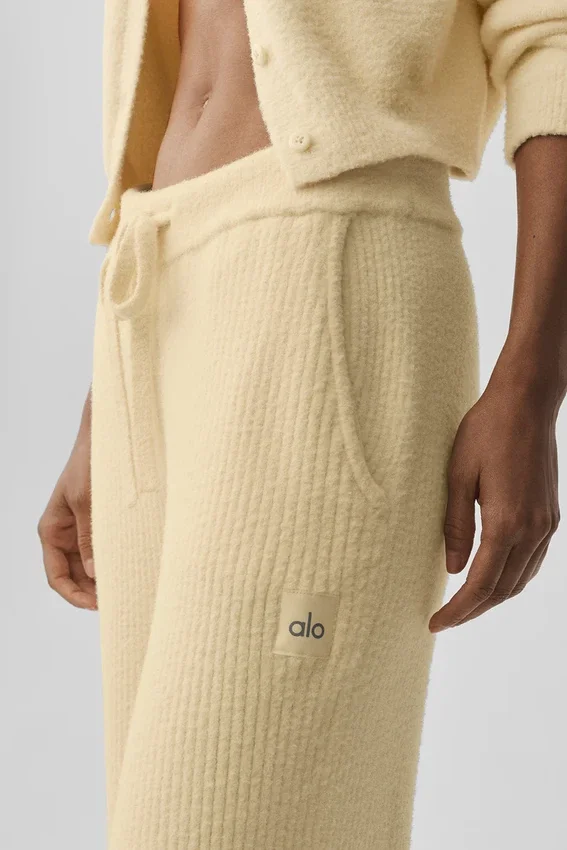 Snuggle Up Pullover – High-Waist Hose mit weitem Bein – Candlelight Yellow