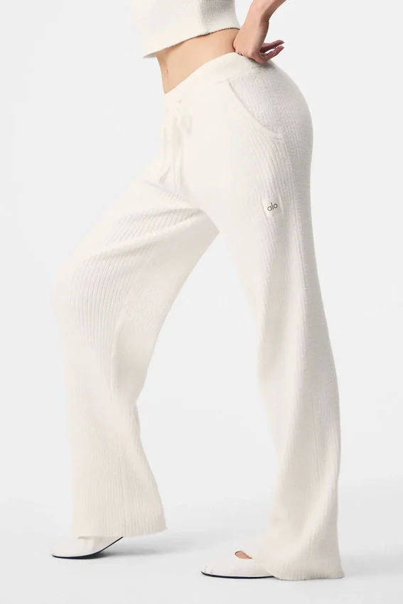 Snuggle Up Pullover Hose mit High-Waist und weitem Bein – Elfenbein