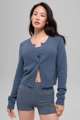 Snuggle Up Pullover – Kurzer Cardigan – Bluestone