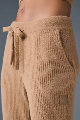 Snuggle Up Pullover mit High-Waist-Hose und weitem Bein – Toasted Almond