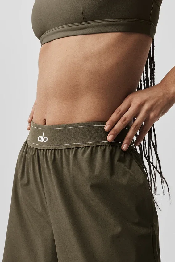 Suit Up Hose (lang) – Olive Tree