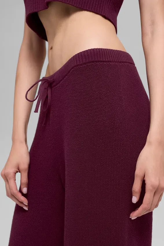 Supernatural Pullover Hose – Burgunderrot