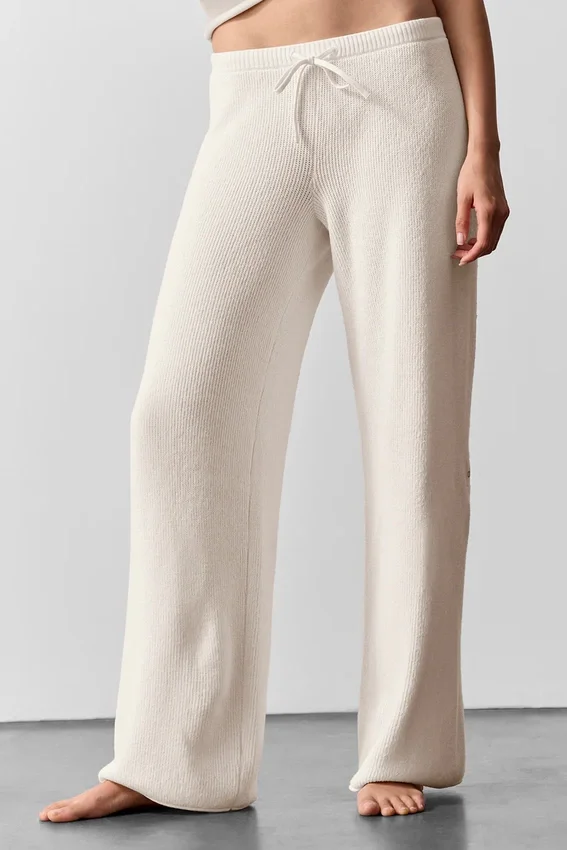 Supernatural Pullover Hose – Elfenbein