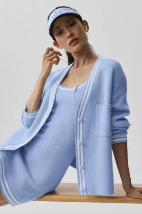 Tennis Club Pullover – Hellprovenceblau/Weiß