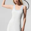 Tennis-Club-Pullover-Kleid – Weiß/Muschelblau