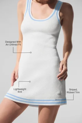 Tennis-Club-Pullover-Kleid – Weiß/Muschelblau