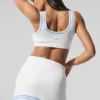 Tennis Club Pullover Knit BH – Weiß/Muschelblau