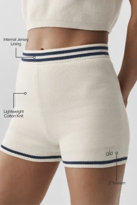Tennis Club Pullover Knit Hot Short – Elfenbein/Marineblau